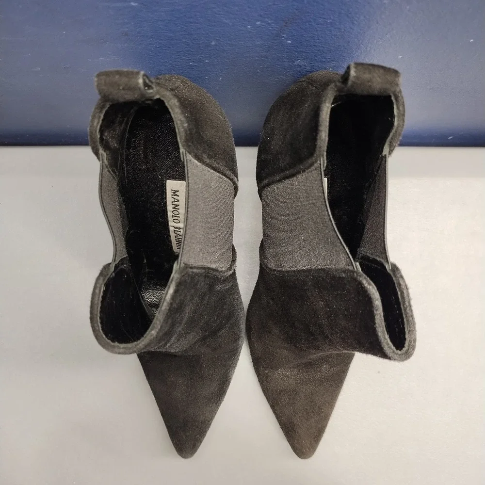 Manolo Blahnik 35 front